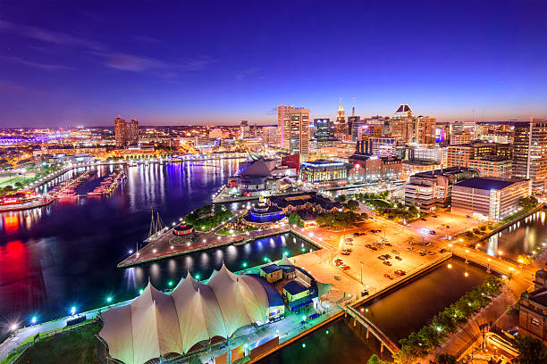 baltimore - baltimore maryland inner harbor skyline - fotografias e filmes do acervo