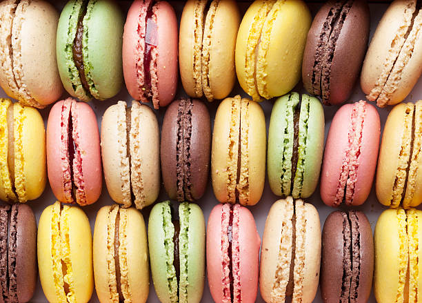 มาการองหลากสีสัน มาการองหวาน - macaroon ภาพสต็อก ภาพถ่ายและรูปภาพปลอดค่าลิขสิทธิ์