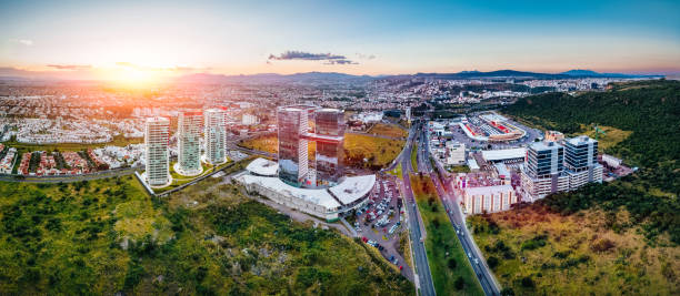 vue aérienne de queretaro skyline mexico - queretaro city photos et images de collection