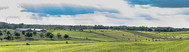 krajobraz panoramiczny ohio - farm barn landscape ohio zdjęcia i obrazy z banku zdjęć