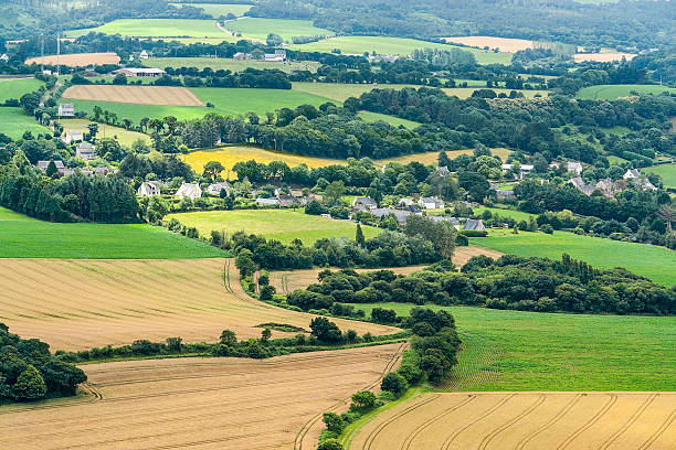 aulne river in brittany - hayfield imagens e fotografias de stock