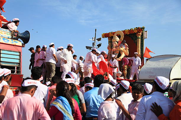 ganesha chaturthi en mumbai, india - dev fotografías e imágenes de stock