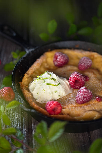 istock Dutch baby pancake 604003658