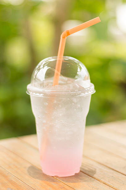 istock Iced Lychee/Lychee fizzy drink with mint and soda 604334190
