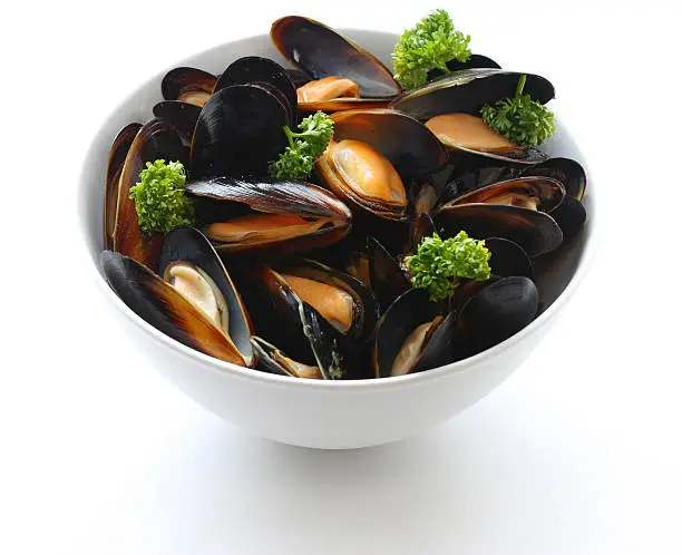 Photo of steamed mussels with white wine