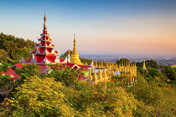 mandalay hill at sunset, myanmar - burmese culture myanmar pagoda dusk imagens e fotografias de stock