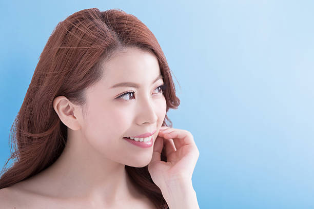 istock Beauty woman look something 604376058