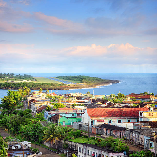 baracoa, cuba - baracoa photos et images de collection