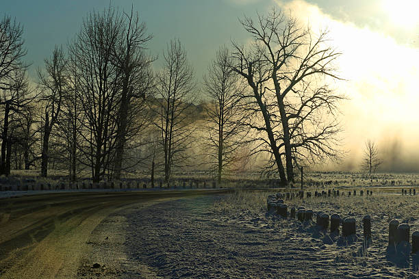 istock Sunrise on a Frosty Morning 605745270