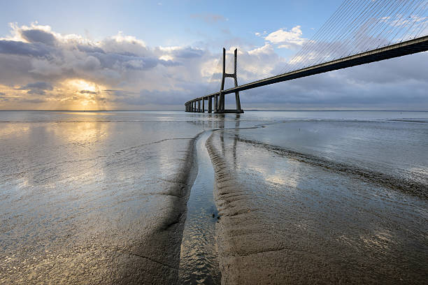 istock Amazing Sunrise in Lisbon 605754882