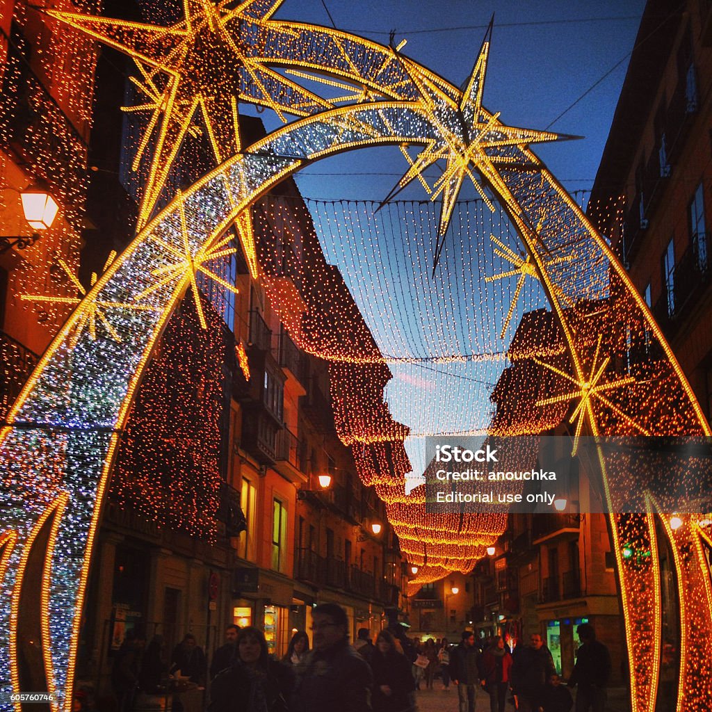 Foto de Decorações De Natal Na Rua Toledo Espanha e mais fotos de stock de  Natal - Natal, Espanha, Arquitetura - iStock