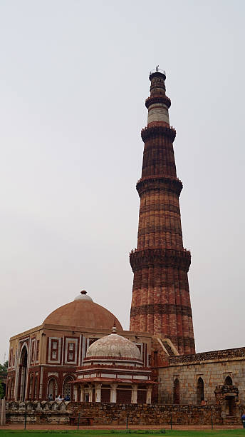 istock Historical Qutub Minar, New Delhi 605979994