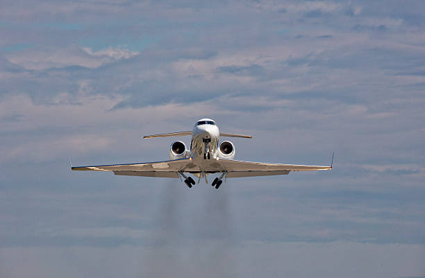 istock Climbing To The Flight Levels 605988666