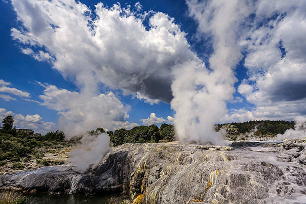 istock Gysir Whakarewarewa 605991584
