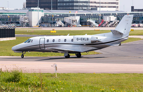 luxaviation cessna citation xls - small airport cessna airplane photos et images de collection