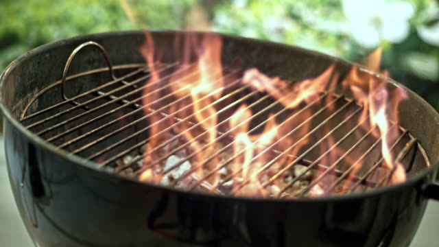 SLO MO R/F Flames of the barbecue grill