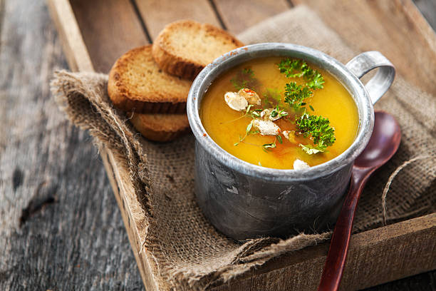 パンプキンスープ  - thanksgiving vegetarian food pumpkin soup ストックフォトと画像