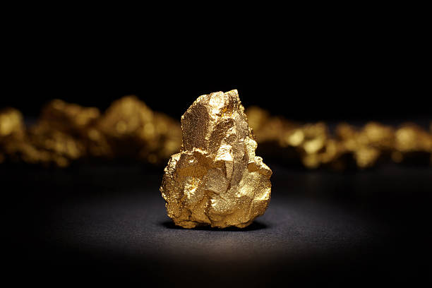 istock Closeup of big gold nugget 606634638