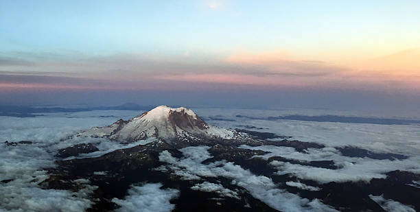istock Mount Rainier from the air Pacific Northwest 606641694