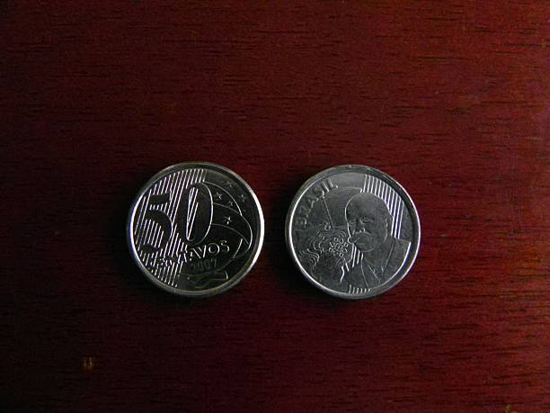 istock Brazilian Coins - Moedas Brasileiras 606654994
