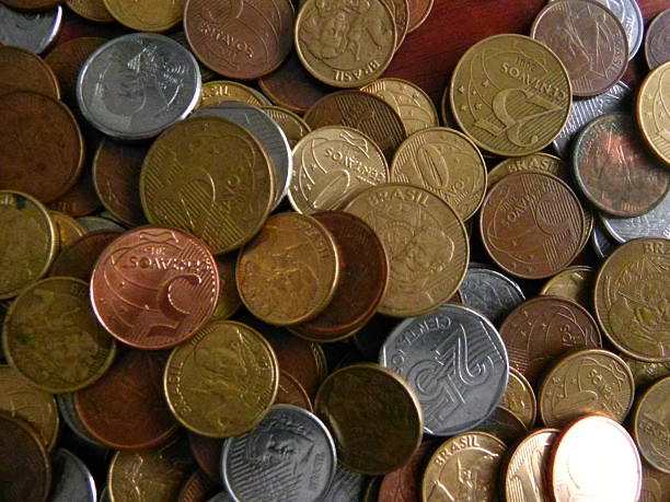 istock Brazilian Coins - Moedas Brasileiras 606664910