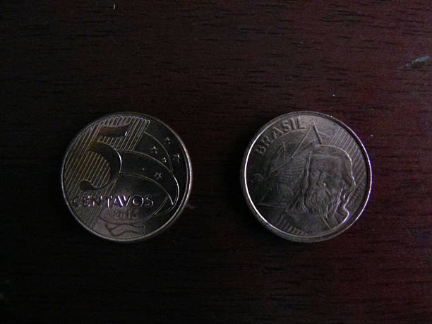 istock Brazilian Coins - Moedas Brasileiras 606665508