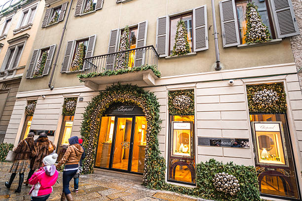 밀라노의 크리스마스 쇼핑, 쇼파드 스토어 - chopard 뉴스 사진 이미지