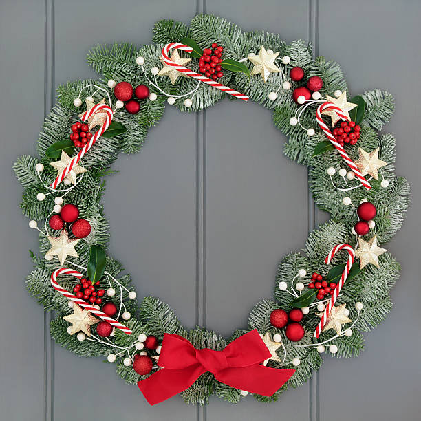 istock Advent and Christmas Wreath 606669222