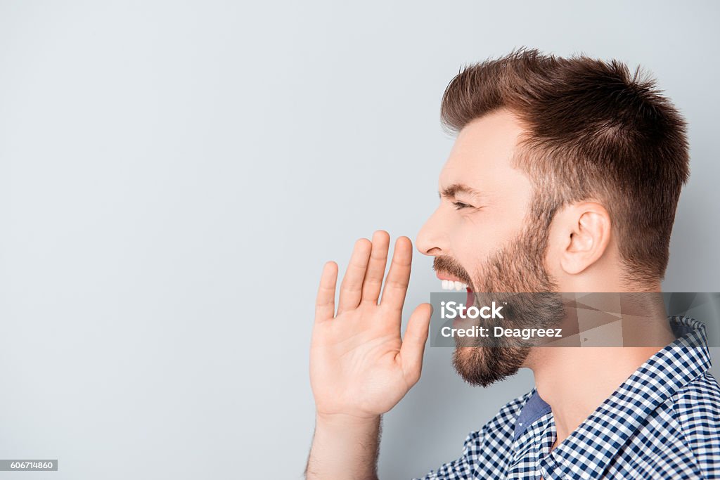 Hình Ảnh Bên Hông Của Chàng Trai Trẻ Đưa Ra Thông Báo Quan Trọng Hình ảnh Sẵn có - Tải xuống Hình ảnh Ngay bây giờ - iStock Hình Ảnh Bên Hông Của Chàng Trai Trẻ Đưa Ra Thông Báo Quan Trọng Hình ảnh Sẵn có - Tải xuống Hình ảnh Ngay bây giờ - iStock