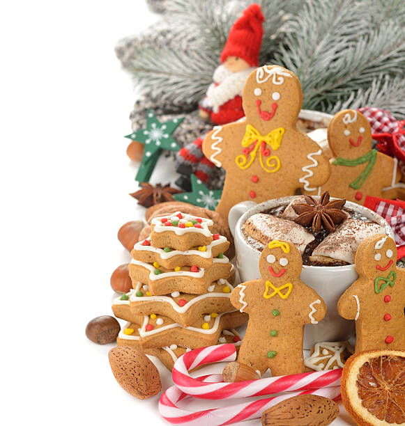 istock Hot chocolate and Christmas gingerbread men 607263250