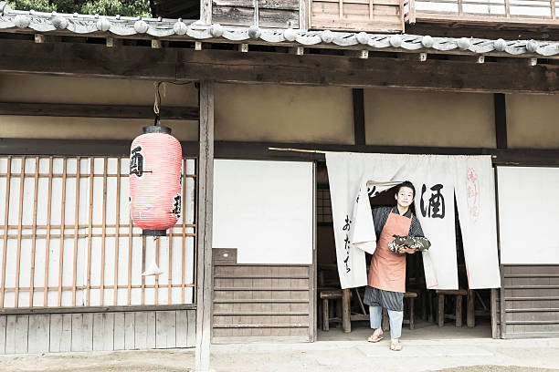 istock Children who apprenticeship of the Edo Period 607282024
