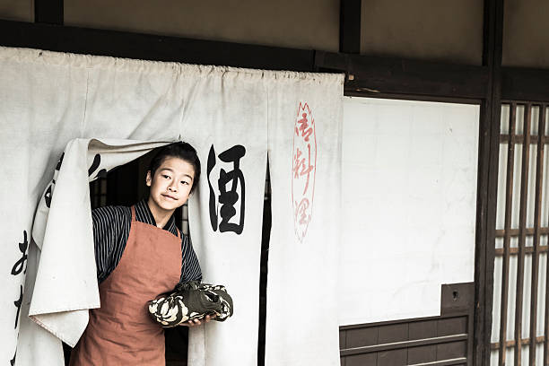 istock Children who apprenticeship of the Edo Period 607282478
