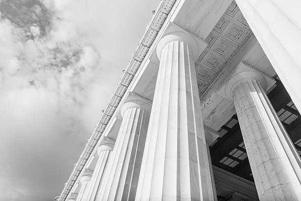 istock Classic Doric Columns of Lincoln Memorial Iconic Washington DC Landmark 607289396