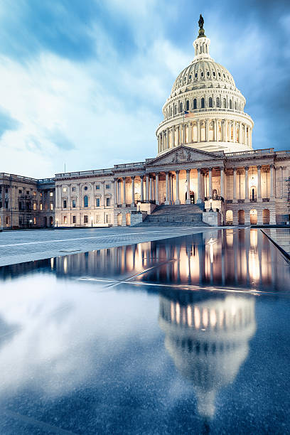 united states capitol  - flag of washington stock-fotos und bilder