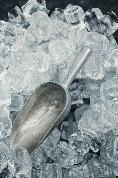 istock The aluminum scoop and ice 607471224