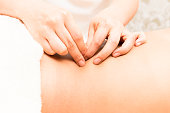 akupunktur-an-der-taille-asiatischer-frauen.jpg?b=1&s=170x170&k=20&c=M-QH-5WXvG4z4hlSQicO6uTlWOHAbf2V4yzzKgbaFQU=