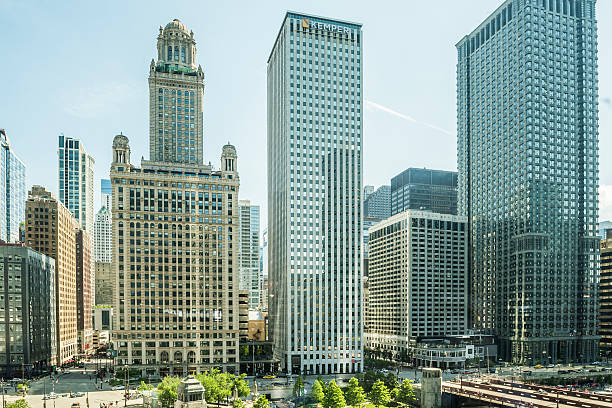 el centro de la ciudad de chicago  - cadillac la salle fotografías e imágenes de stock