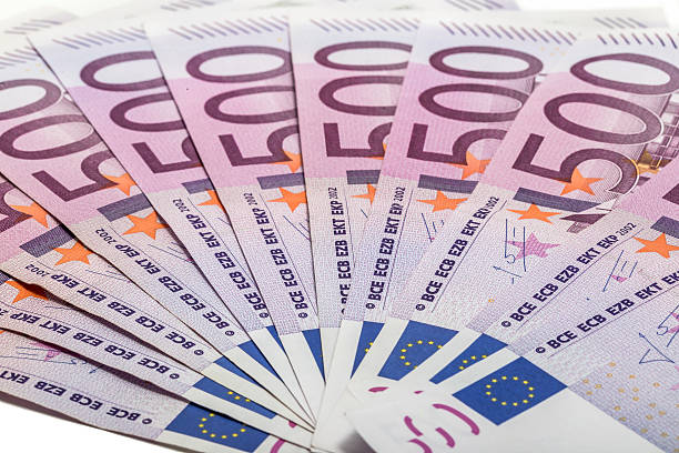 istock 500 euro banknotes in a row 607491438