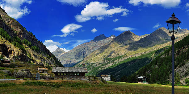 vale de valsavarenche, parque nacional gran paradiso - parque nacional de gran paradiso - fotografias e filmes do acervo