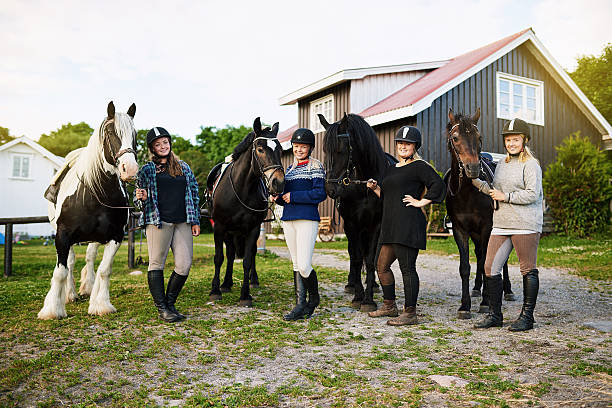 istock These ladies love horses 607621332