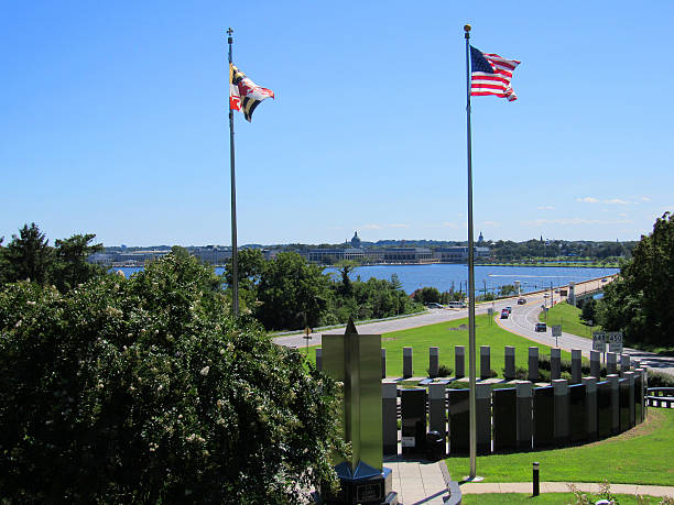 maryland world war ii memorial, annapolis, maryland, états-unis - medal military purple heart medal award photos et images de collection