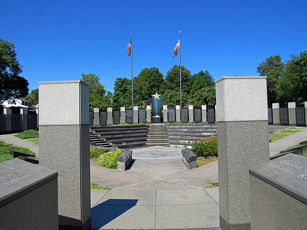 maryland world war ii memorial, annapolis, maryland, états-unis - medal military purple heart medal award photos et images de collection