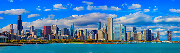 rascacielos del horizonte de chicago, ill (15,000 pix) - chicago skyline antenna panoramic fotografías e imágenes de stock