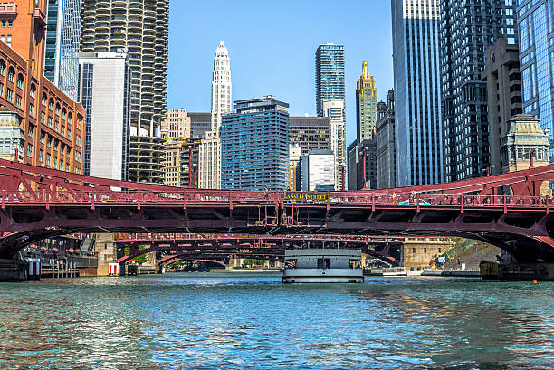 시카고 리버 라살 스트리트 브리지 - chicago illinois chicago river bridge 뉴스 사진 이미지