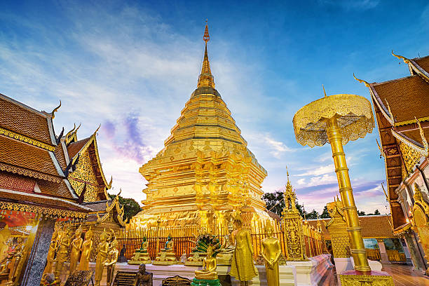 пагода в храме дой сутеп. - stupa pagoda thailand asian culture стоковые фото и изображения