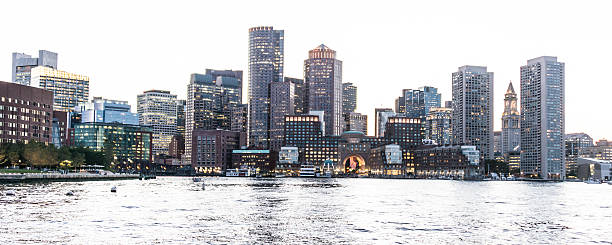 orla de boston ao pôr do sol - rowes wharf - fotografias e filmes do acervo