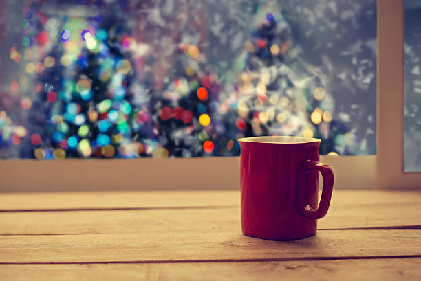 hot coffee in xmas - cafe snow stockfoto's en -beelden