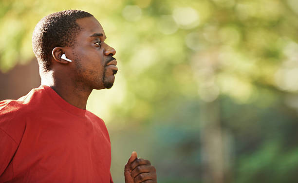 istock Wireless earphones go the distance when you need to 607916892