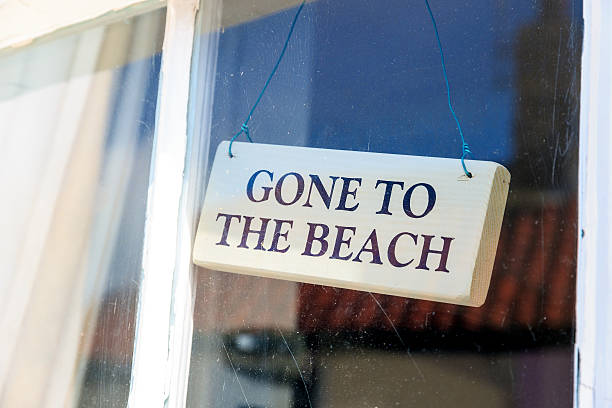 istock GONE TO THE BEACH Wooden Sign 607922476
