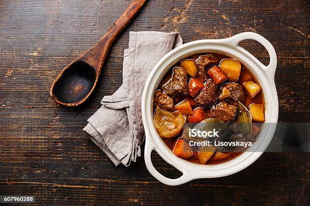 Beef Meat Stewed With Potatoes Stockfoto en meer beelden van Vlees - Vlees, Stoofpot, Pan - Keukengereedschap